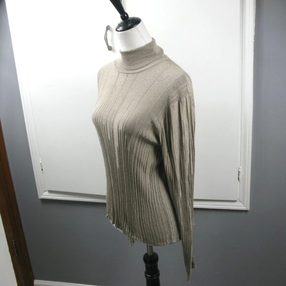 Cable & Gauge Tan 100% Silk Textured Turtleneck Size XL - Picture 3 of 6